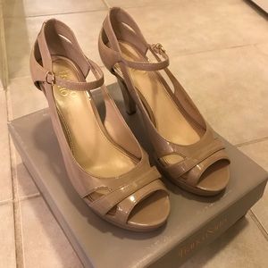 Franco Sarto Spiro Women’s Tan Sandals, size 8.5